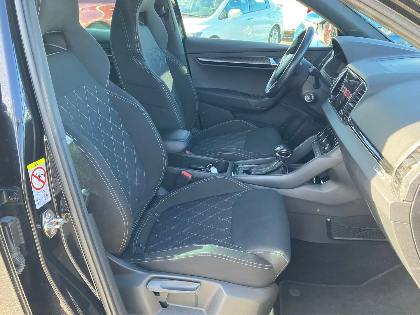 Car Image - 2Kxj0sBluoPi3ErOZBOFvL