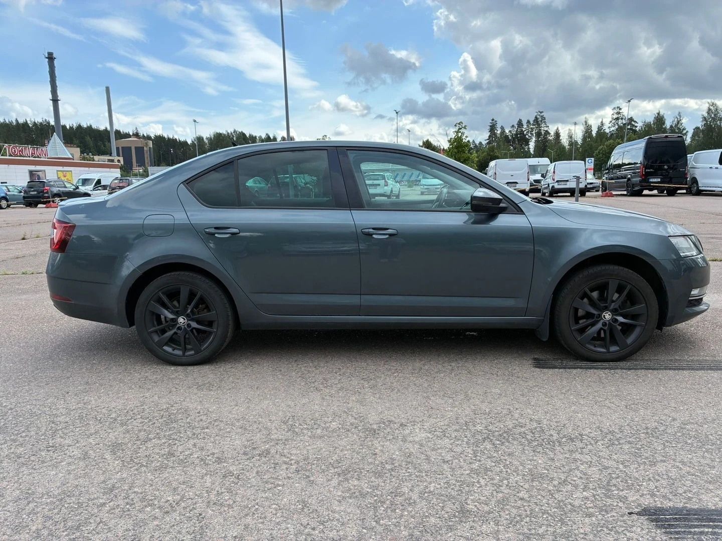Car Image - TYThpxOViVKyDH6bJZHw7