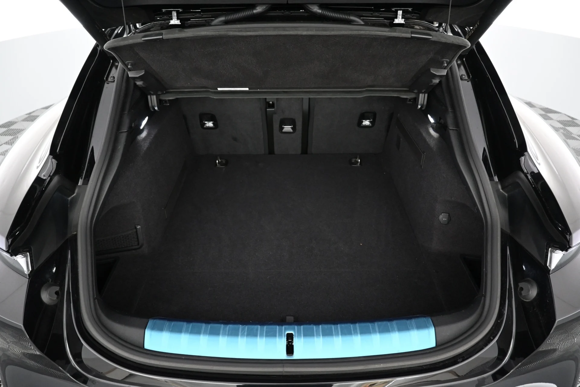 Car Image - 3EQv1fPO1BkHX18QO7Goam