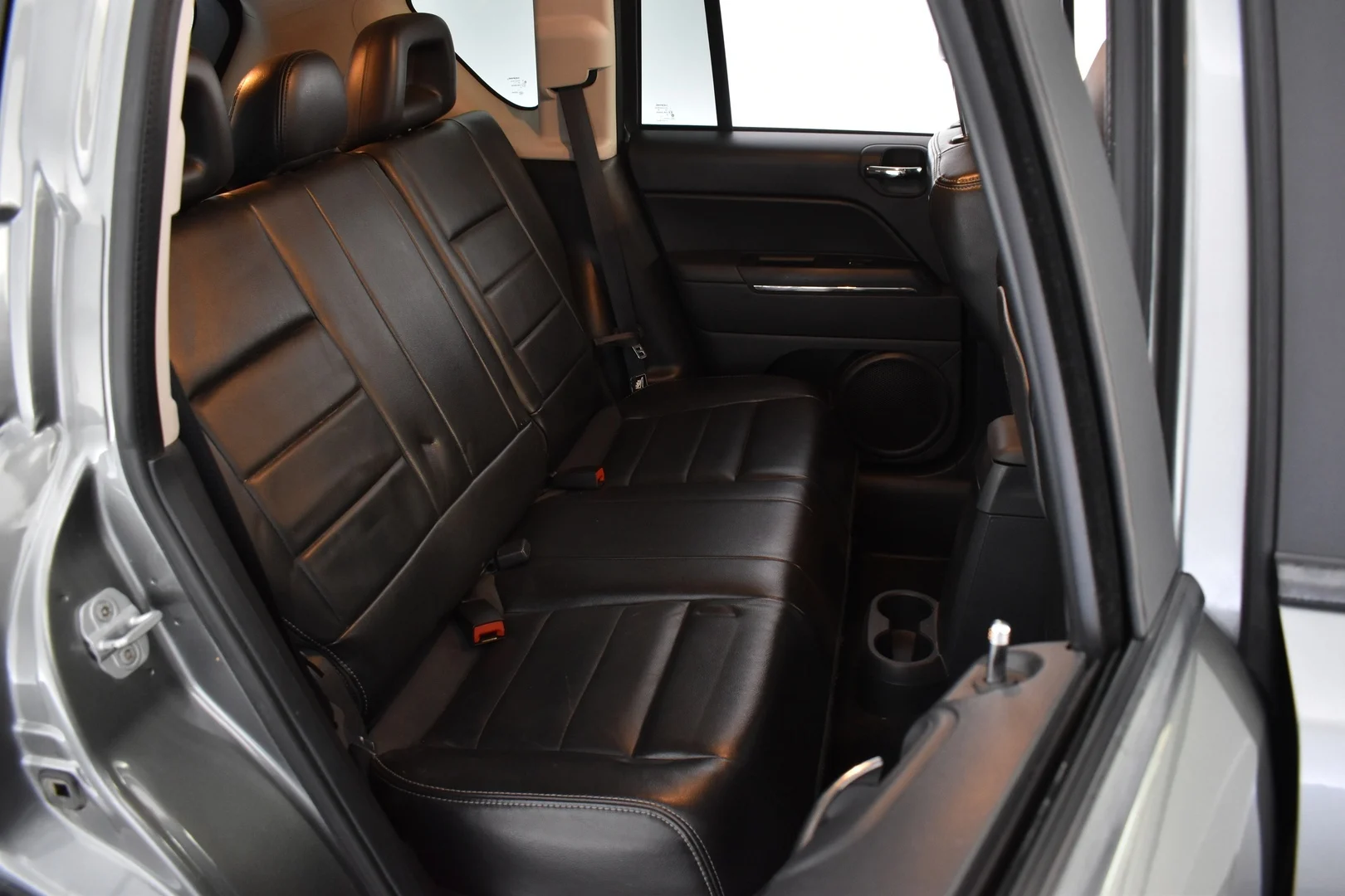 Car Image - 4y1rnj4E97o3HlJ6bLNBme