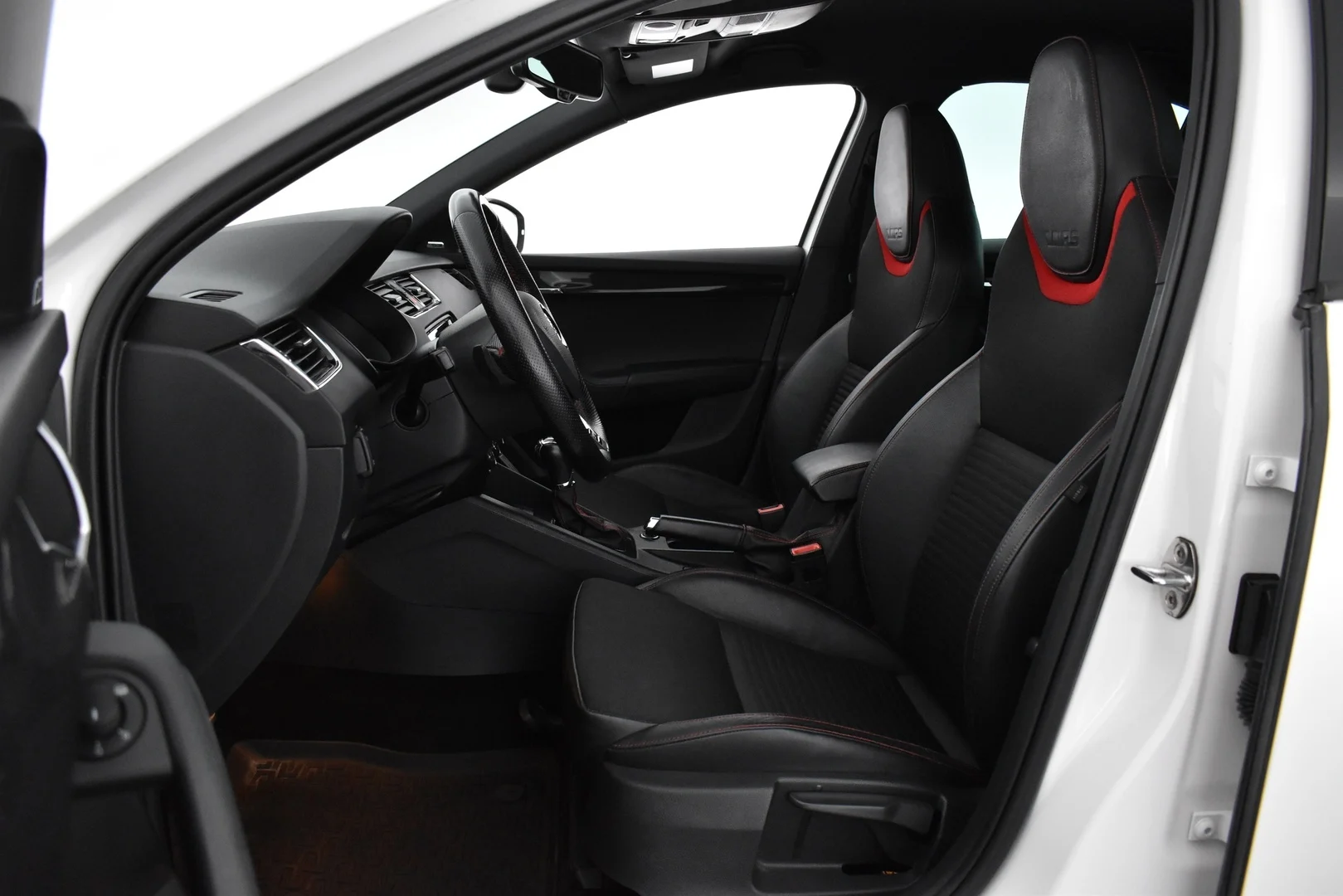 Car Image - 4llHYZdm17tVFqPMesOGnv