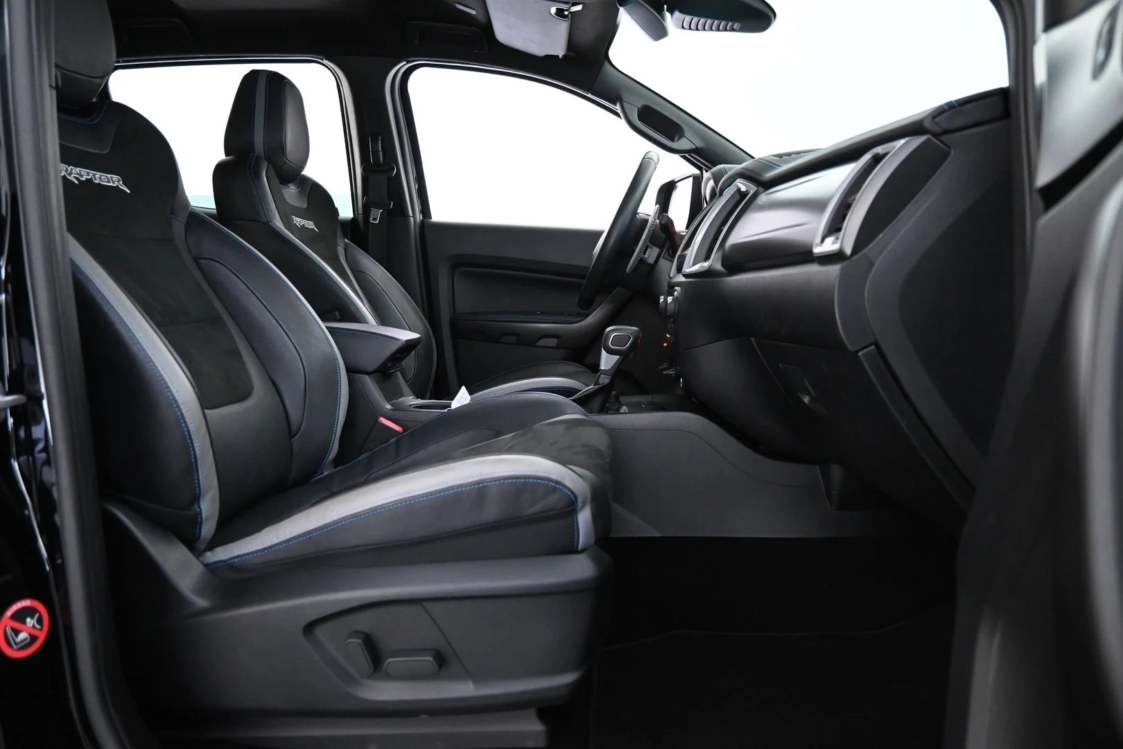 Car Image - mWmlW5CGkVeIbpsJ6ULA2