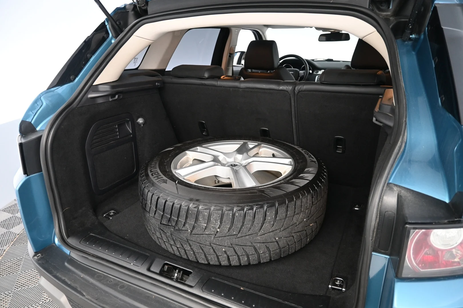Car Image - 6PhlFctWAXY3BwNFFhr8aR