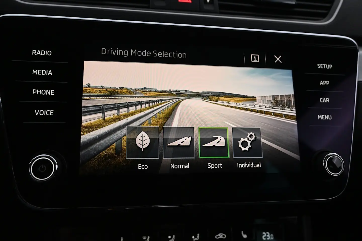 Car Image - 7Gl8gUIxWy4PEYteiOrI8B