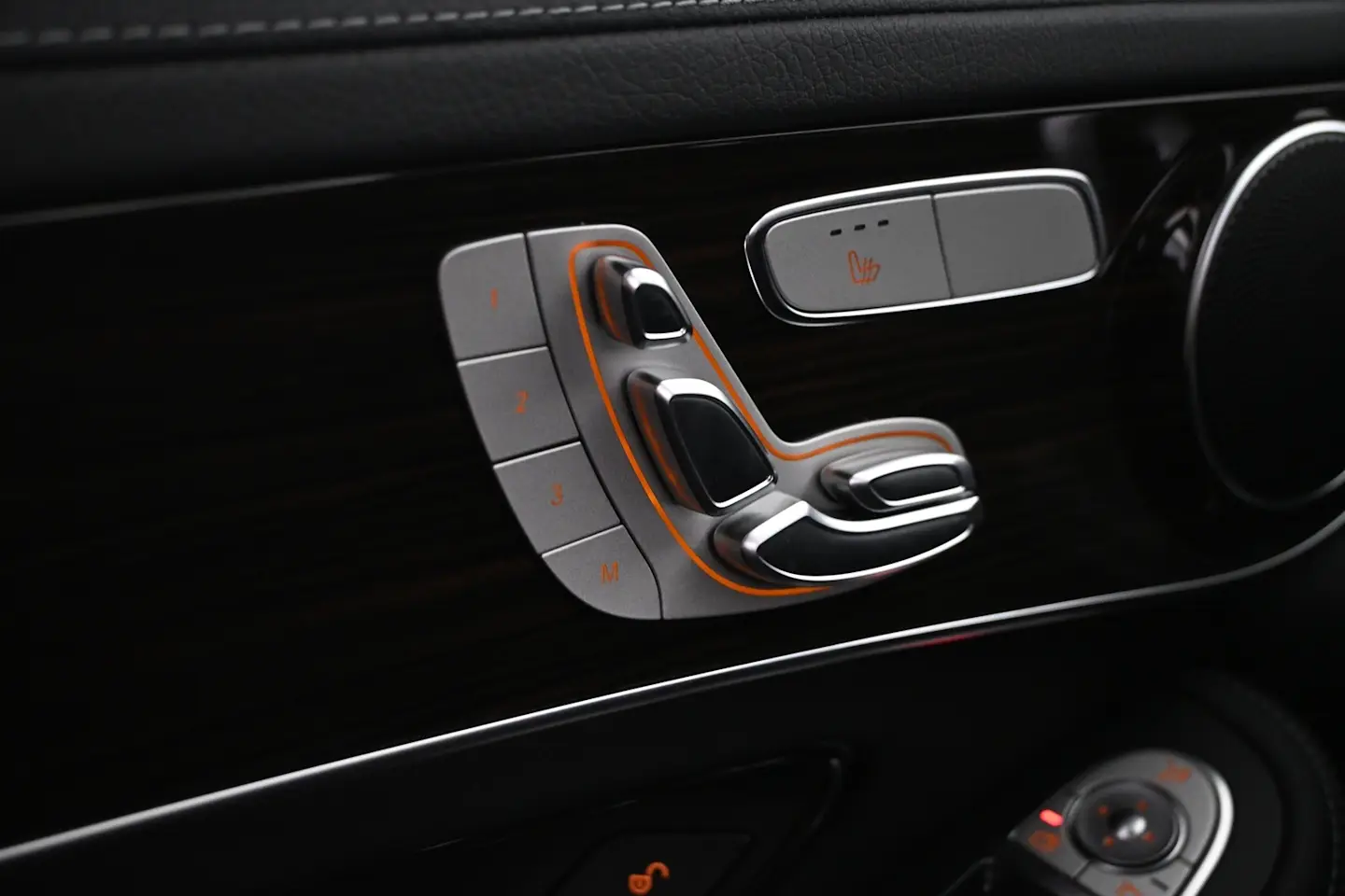Car Image - 6H2r5xwdSU8rhUpXaard6D
