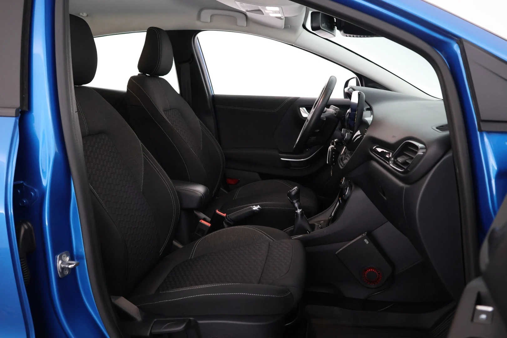 Car Image - 2zQE2SRdbljJZNsakQb9di