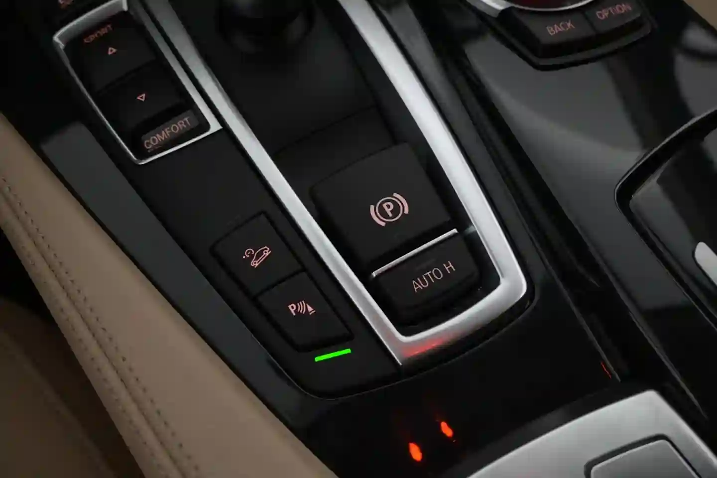 Car Image - 26Mlg1N8qDzmq2AMEK6ig8