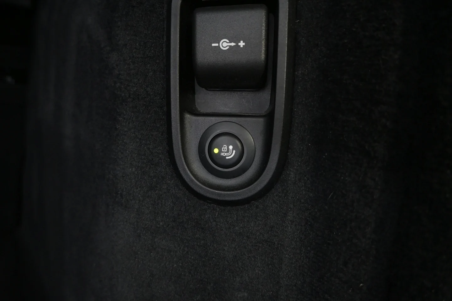 Car Image - 2cstSpAzBwdTJZjz5NxGnB