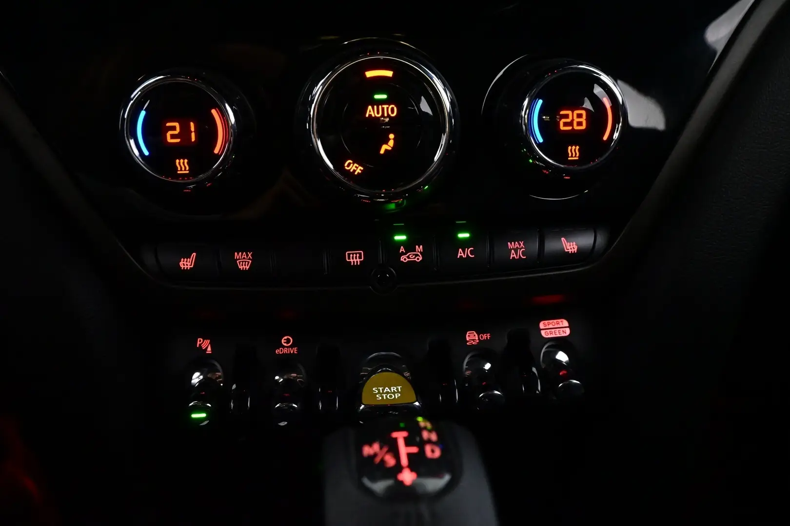 Car Image - 356o103FdQnNXInAAZi7QW