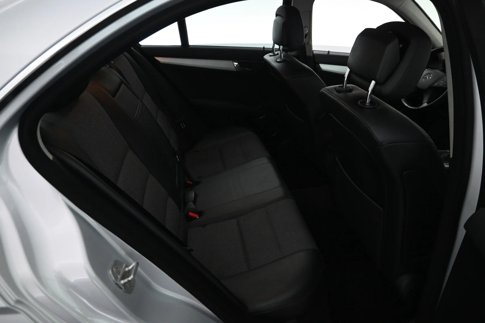Car Image - 4xt4G8D4XuUn4updLh7IFI