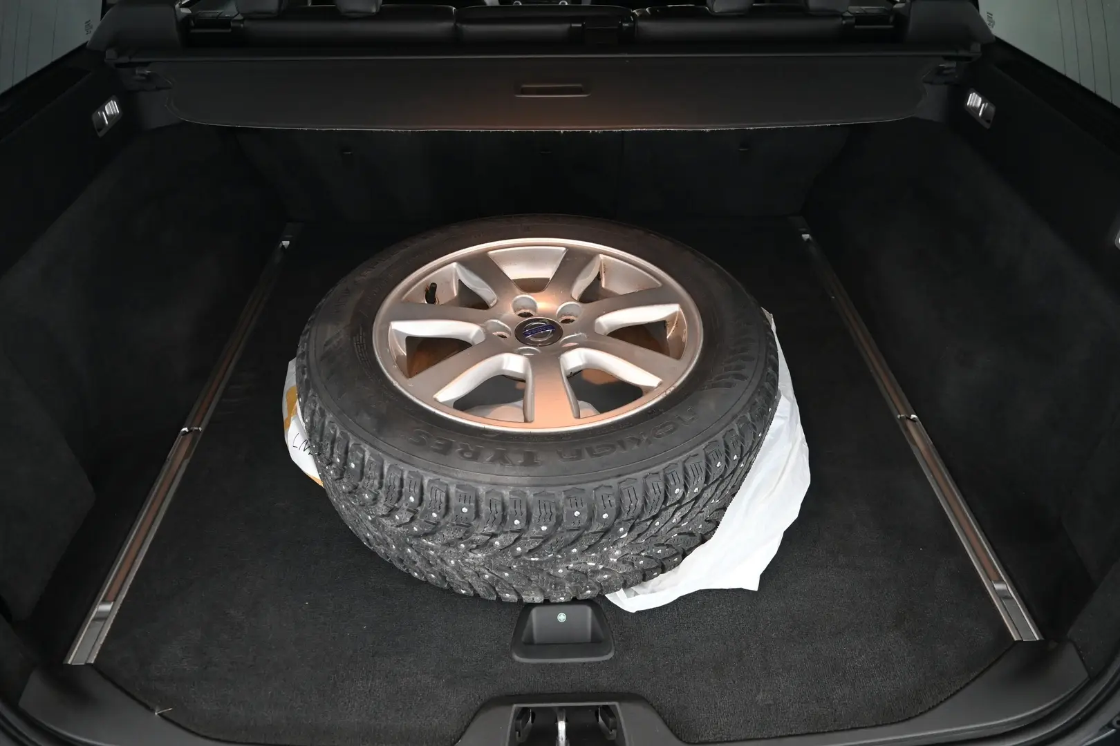 Car Image - 2wCJX7wyNSdFmlxQYAk2qL