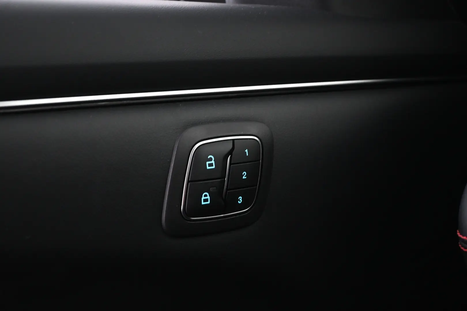 Car Image - 5ZU25Ch1TTxyNCcEBVAnFB