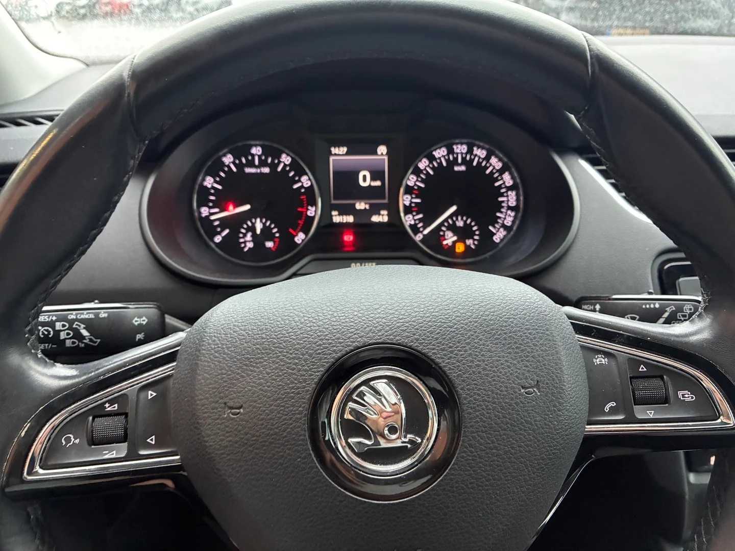 Car Image - 7mcxJ9XxqjRHrLxQGRjItB