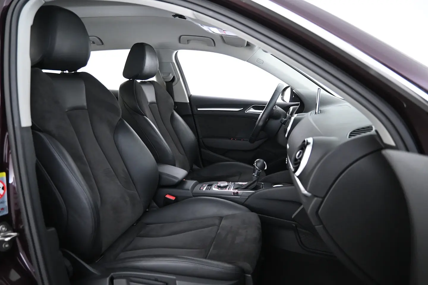 Car Image - 10rcwYM9ehp8zBTL3l7nOE
