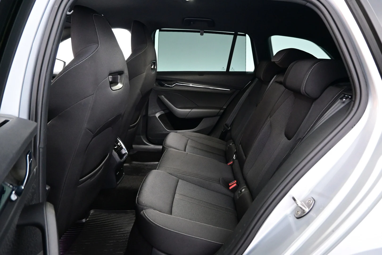 Car Image - 3PAgnheS8G4rMjXntAlgCk