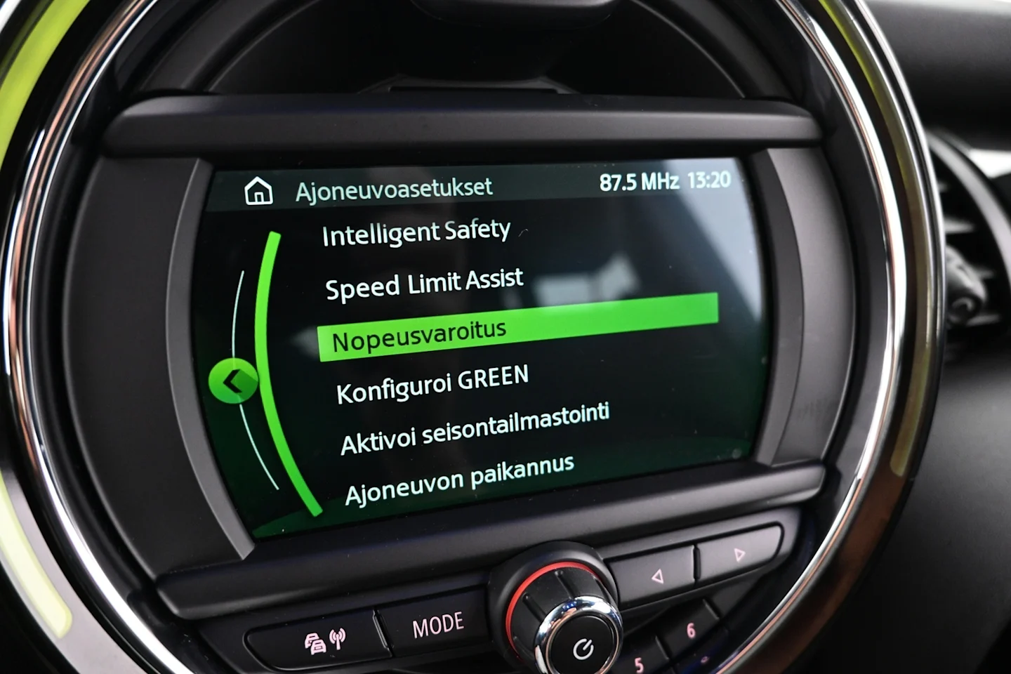 Car Image - 5cL9SRF7k3P4BnzPH05bd2