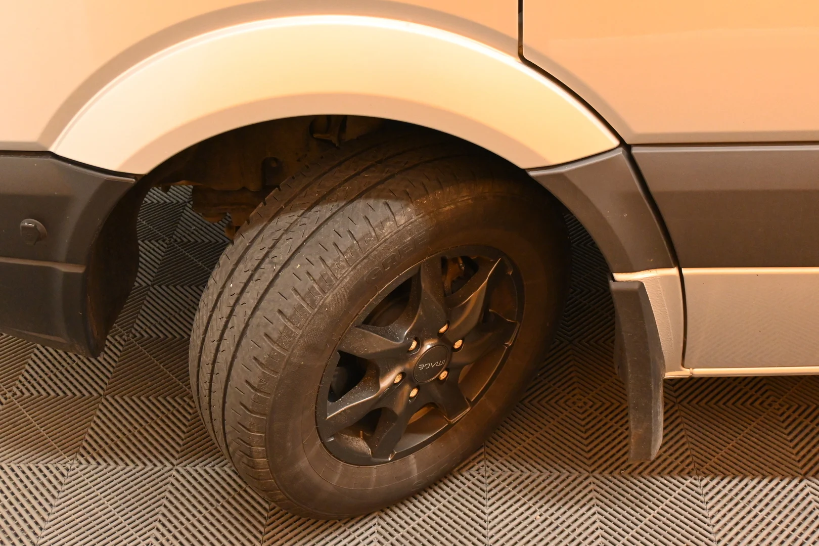 Car Image - 5J0pYiJYoDJQgsJq23mgaQ
