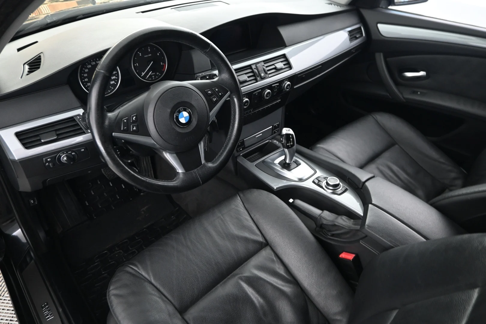 Car Image - 45L9taAcQMNZaRISZLudPR