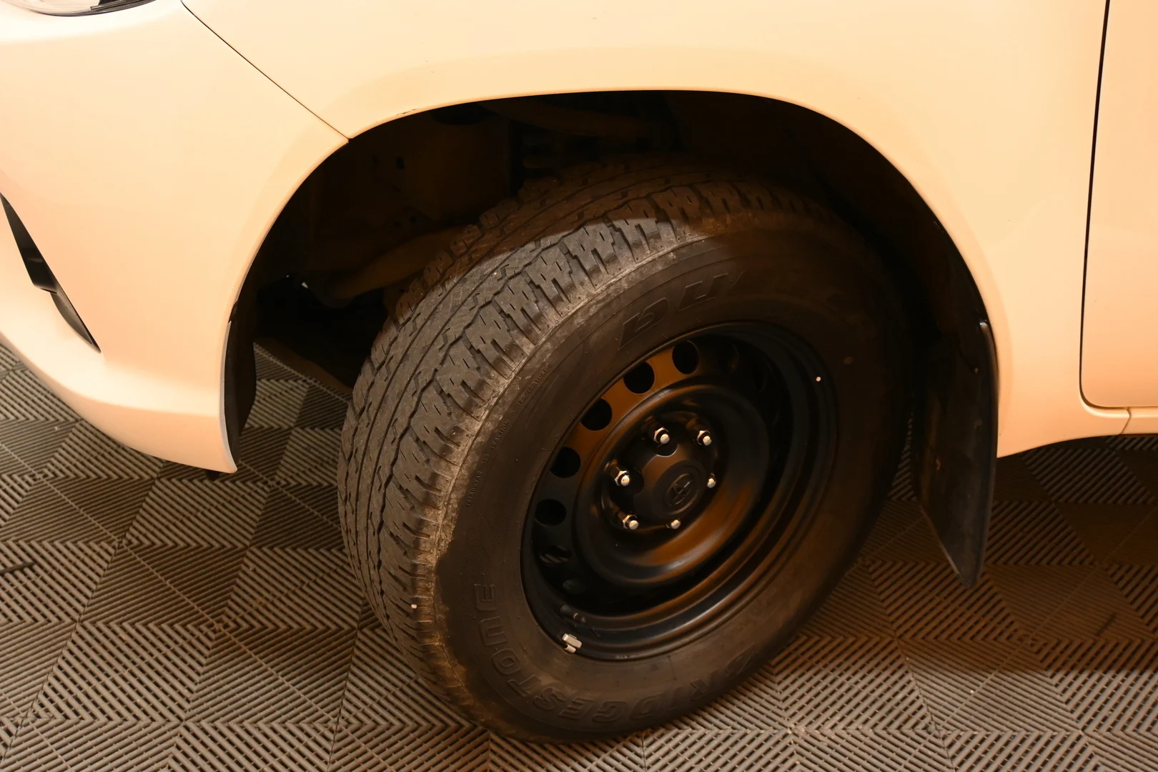Car Image - 3OC1BzrSlfAsYznJZD0q2a