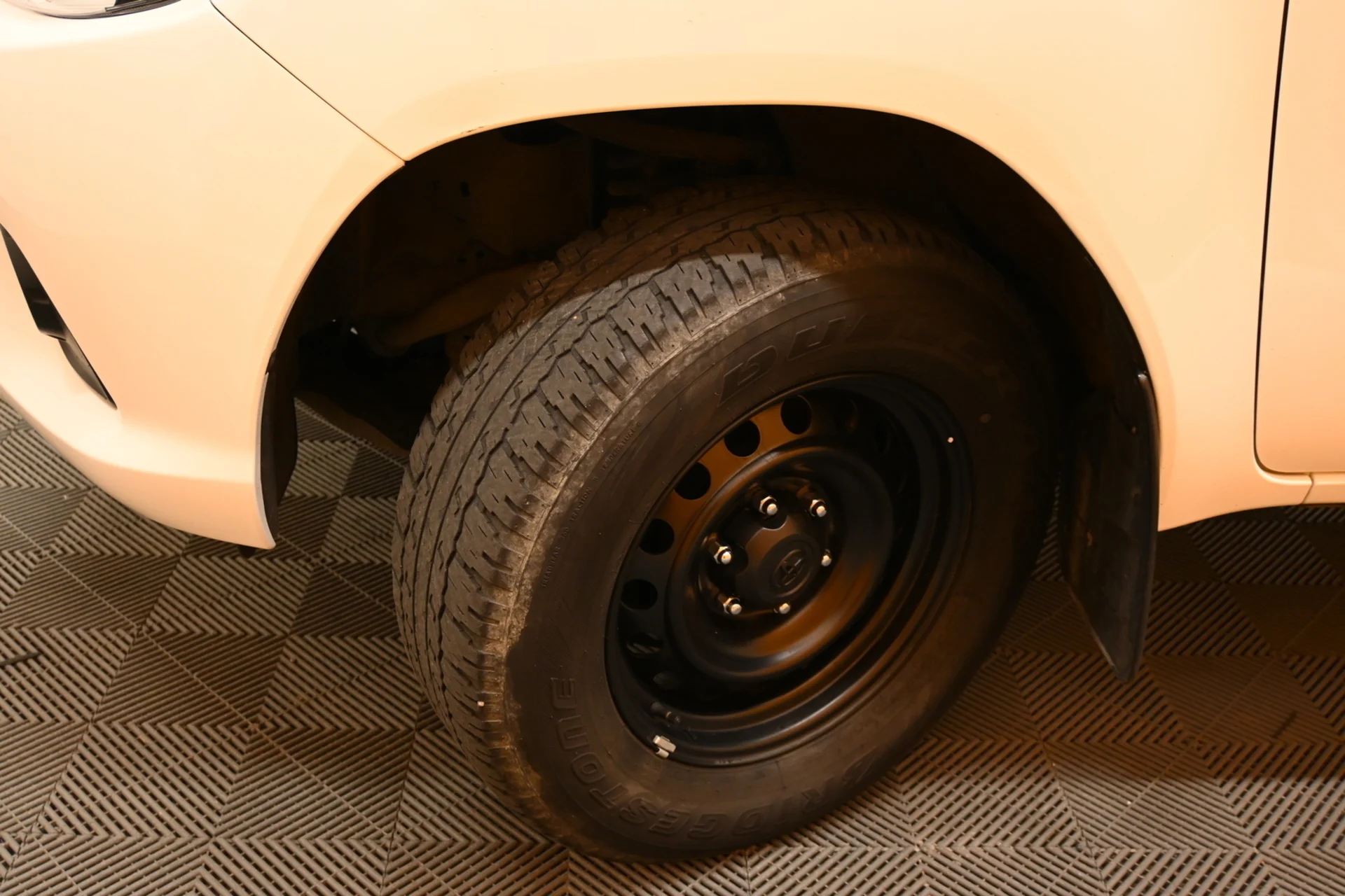 Car Image - 3OC1BzrSlfAsYznJZD0q2a