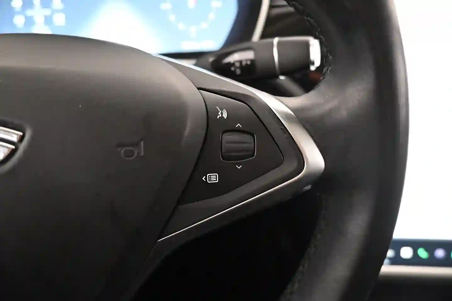Car Image - 7KlrH1ZIuLLxiwgLjFzlri