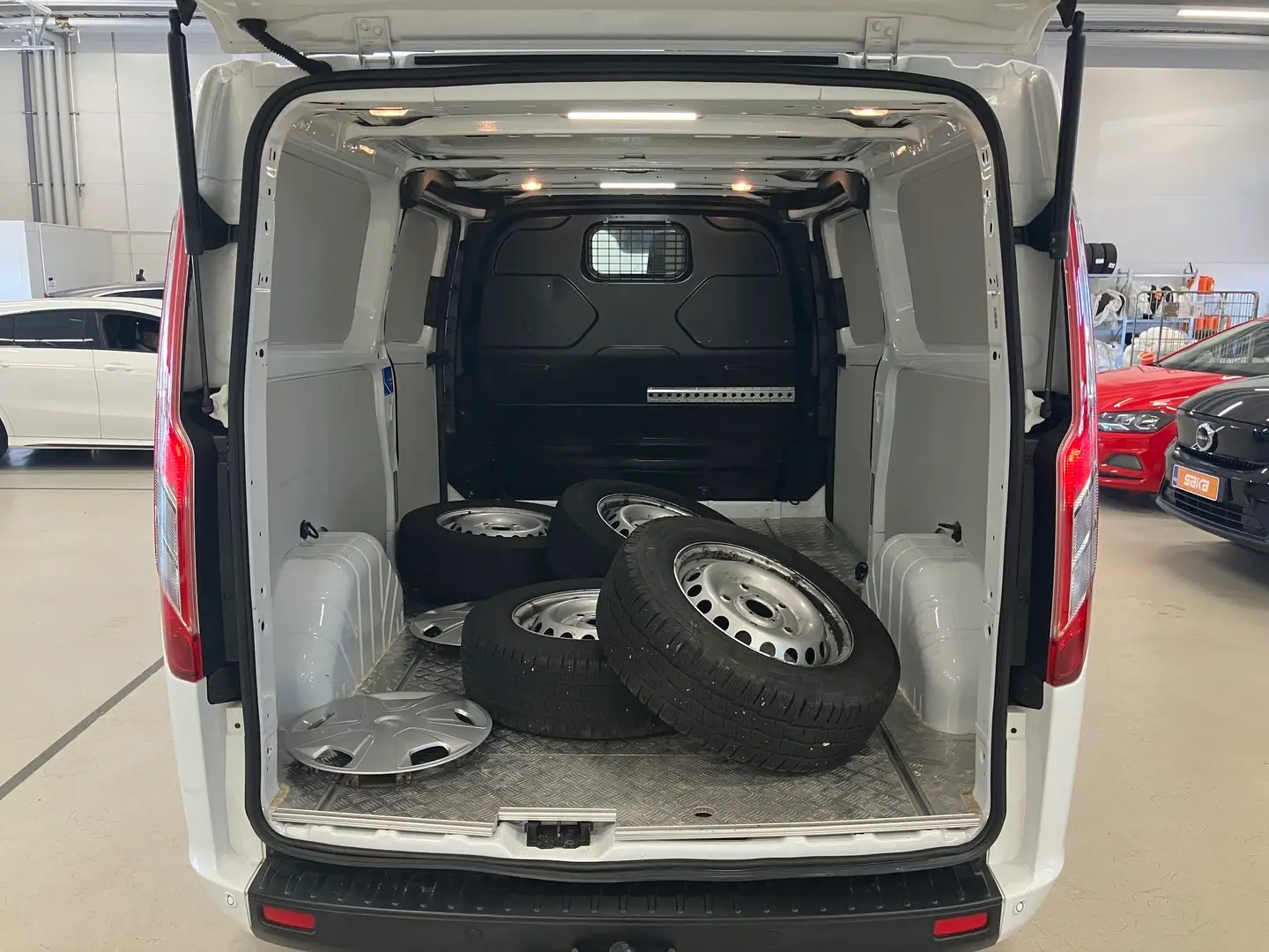 Car Image - 2joyRI31BqtVlRGkXIOmjB