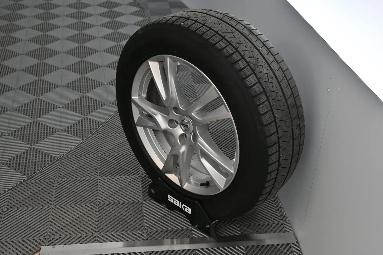 Car Image - 4JO2hyESJ2ucNvv72lsXn