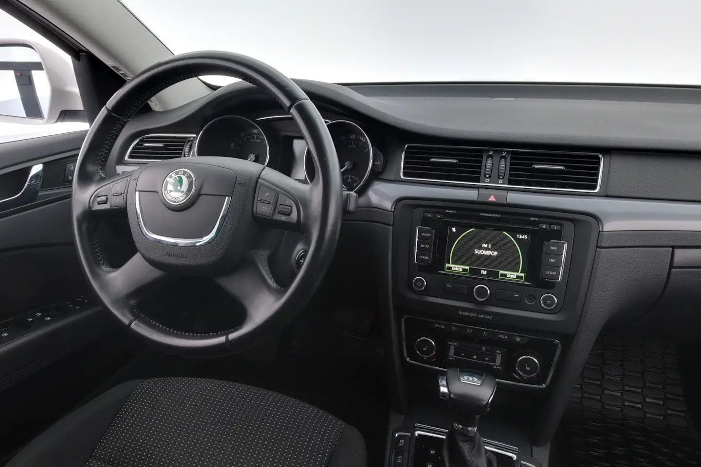 Car Image - 2gbnXzu47nrNFDmAGCnWQo