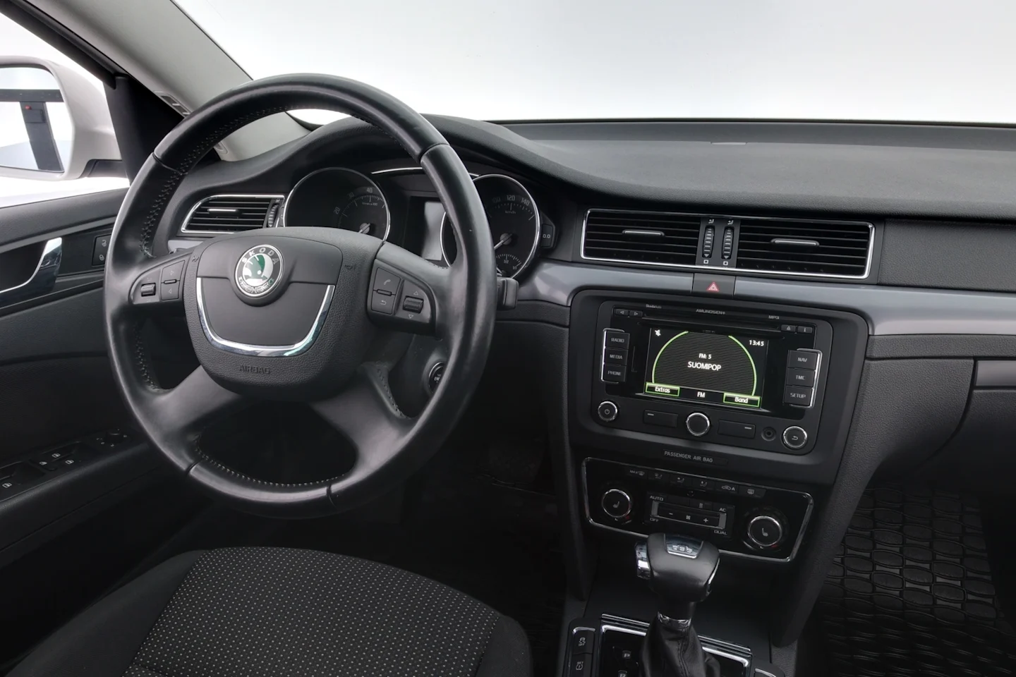 Car Image - 2gbnXzu47nrNFDmAGCnWQo