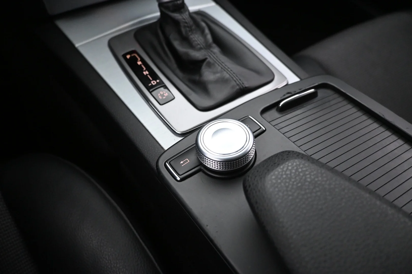 Car Image - 3dhq7JAATj9ghvd0qFWl8b
