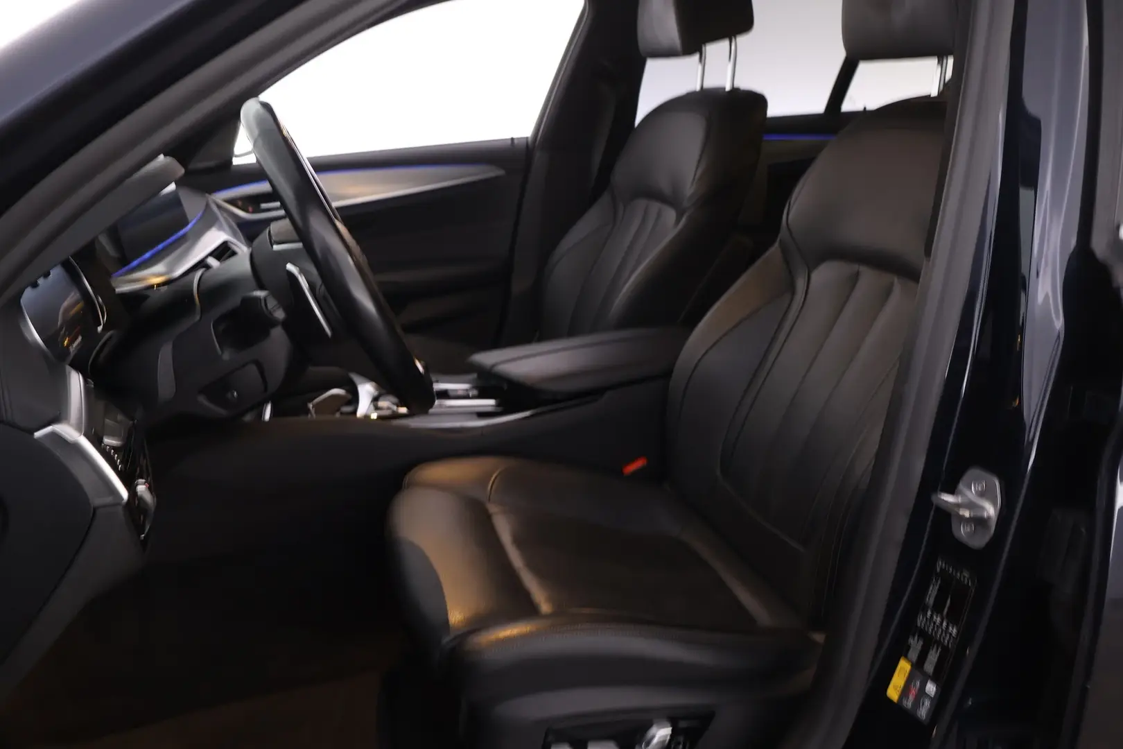 Car Image - 6YhXWqNJjPGlzzb0I2vbiV