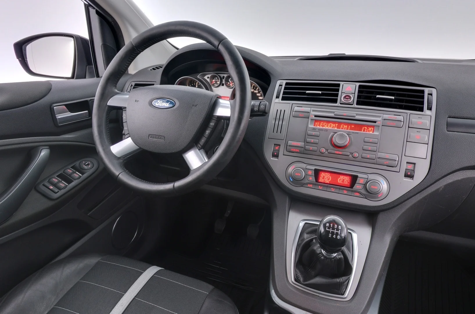 Car Image - 4MROOvRXdu1b3MCxe2aGeo