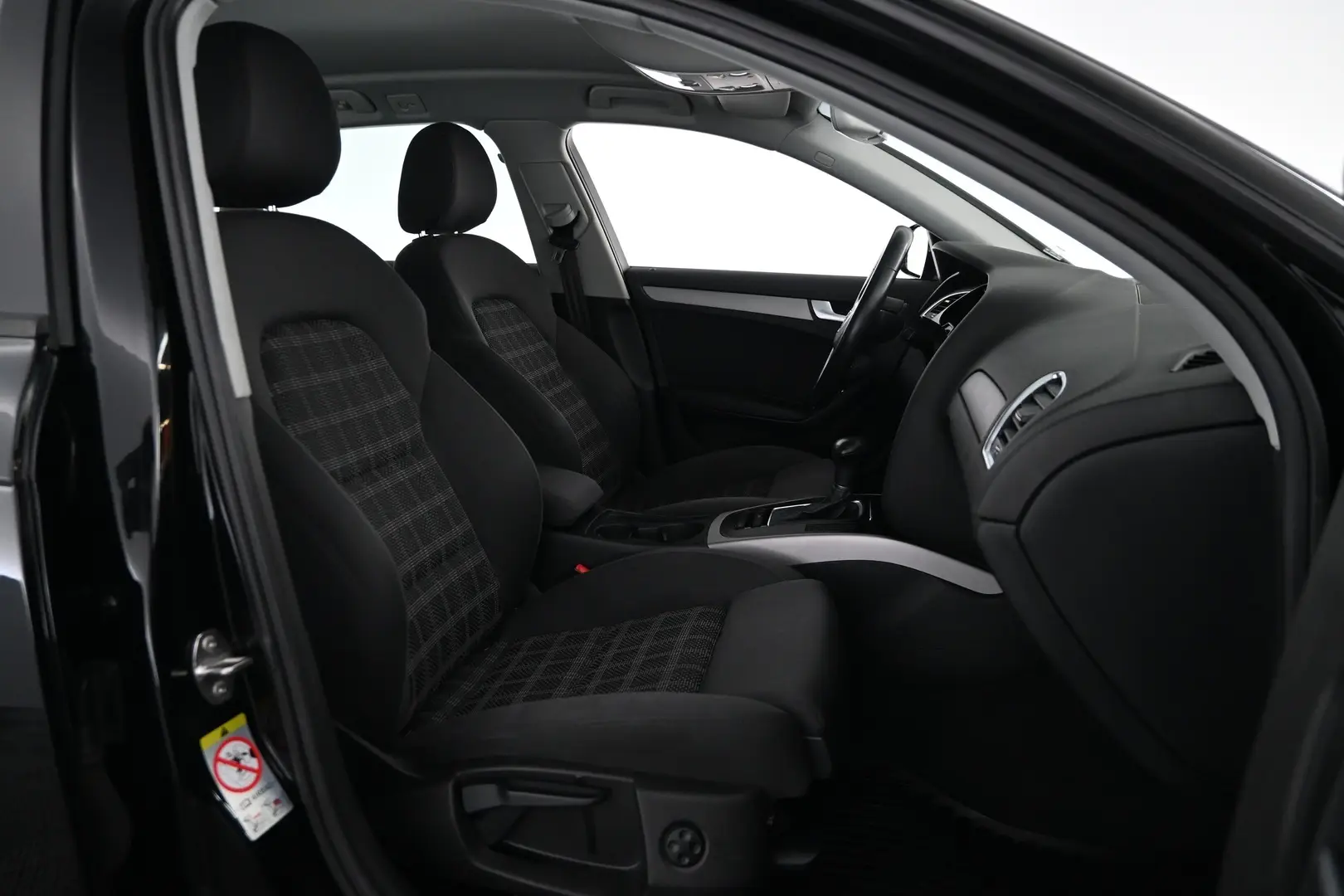 Car Image - 3LcsJviM5yddLIoJbDtEsc