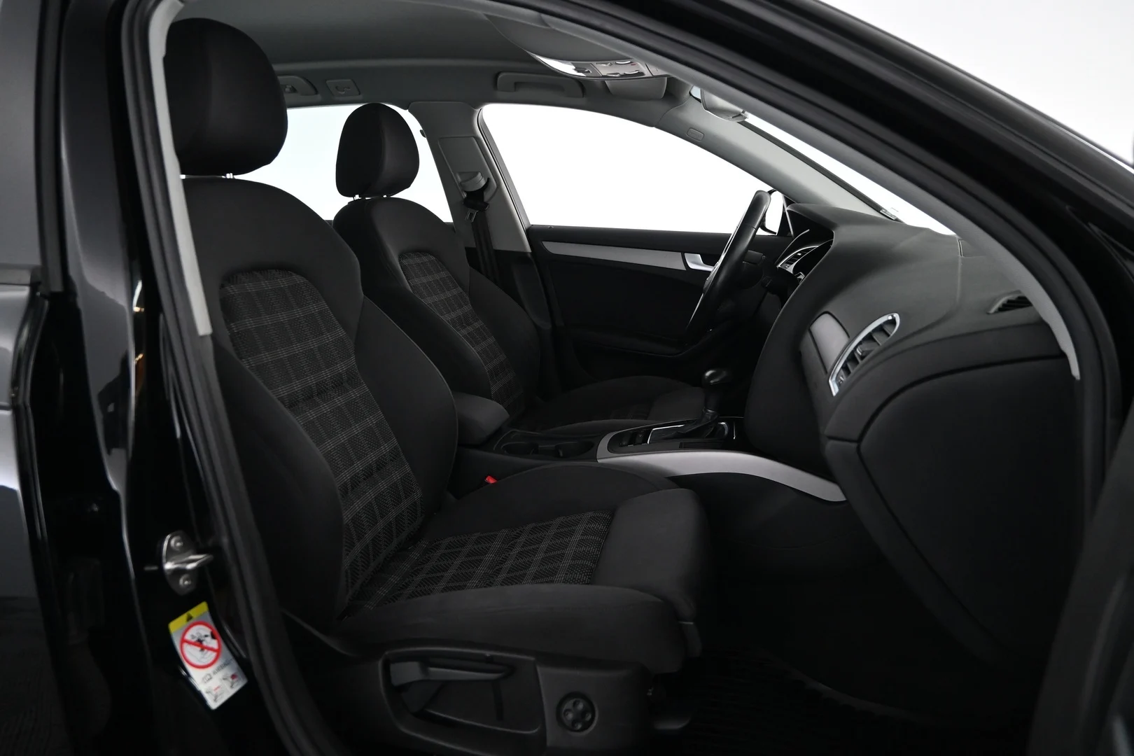 Car Image - 3LcsJviM5yddLIoJbDtEsc