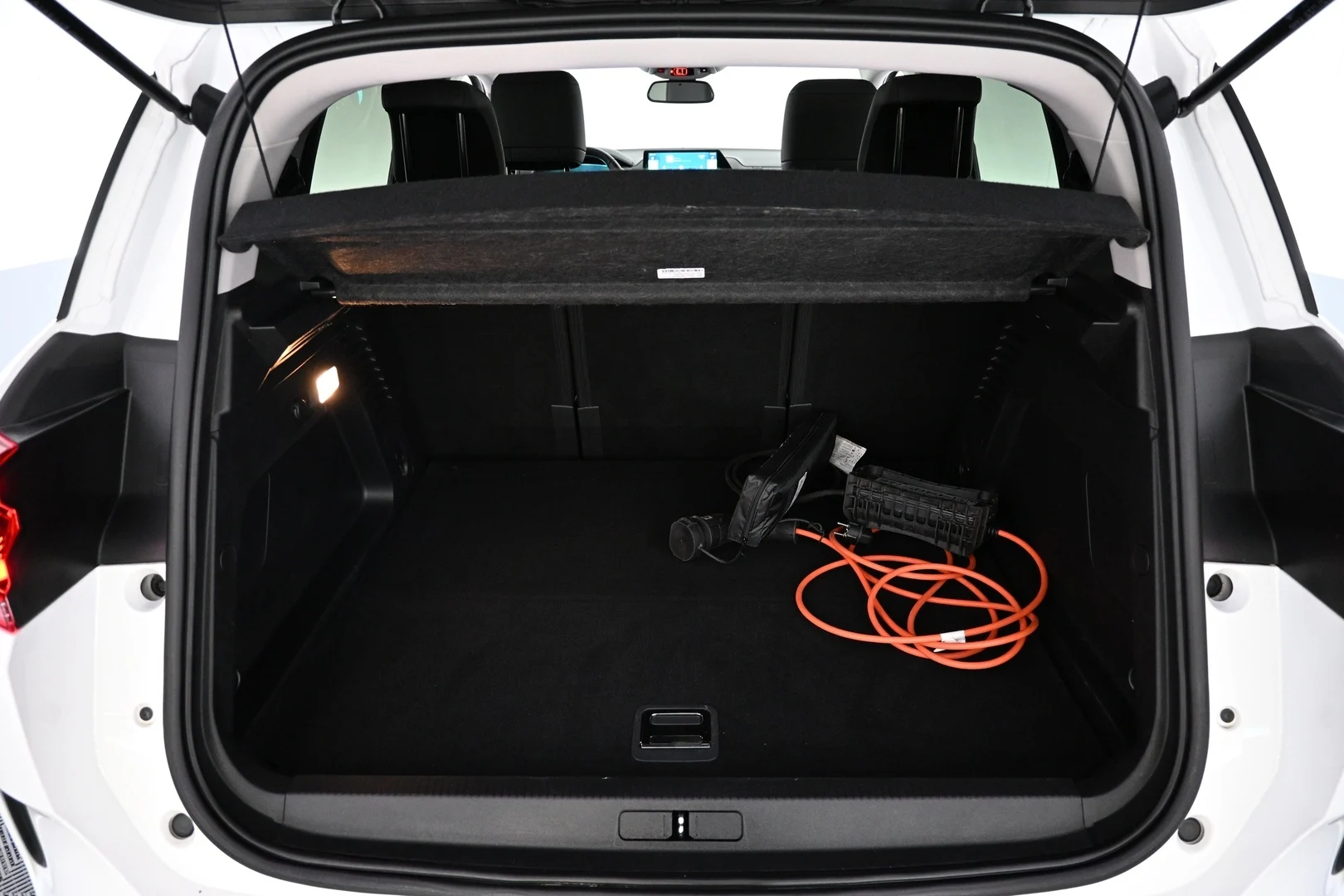 Car Image - 3PGMbonwik3cpp8ThmF9Lb