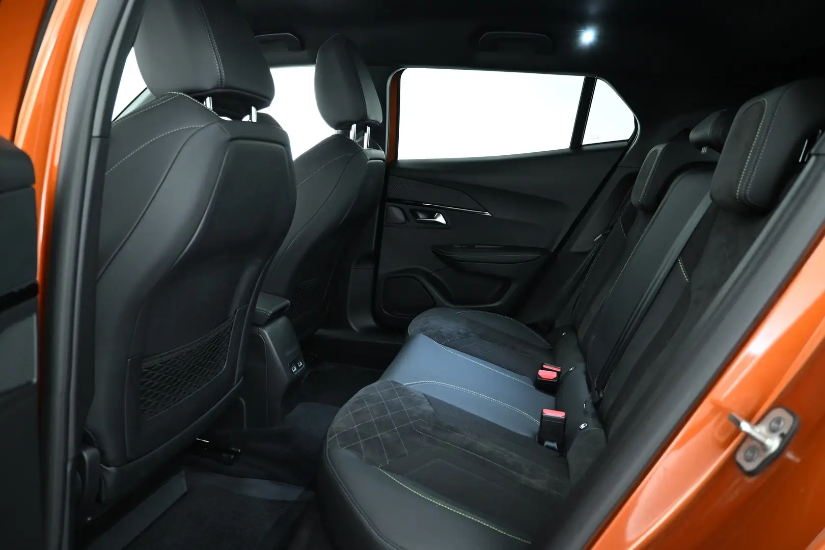 Car Image - 1QQFd0KNMDR3NpHNDsDI9X