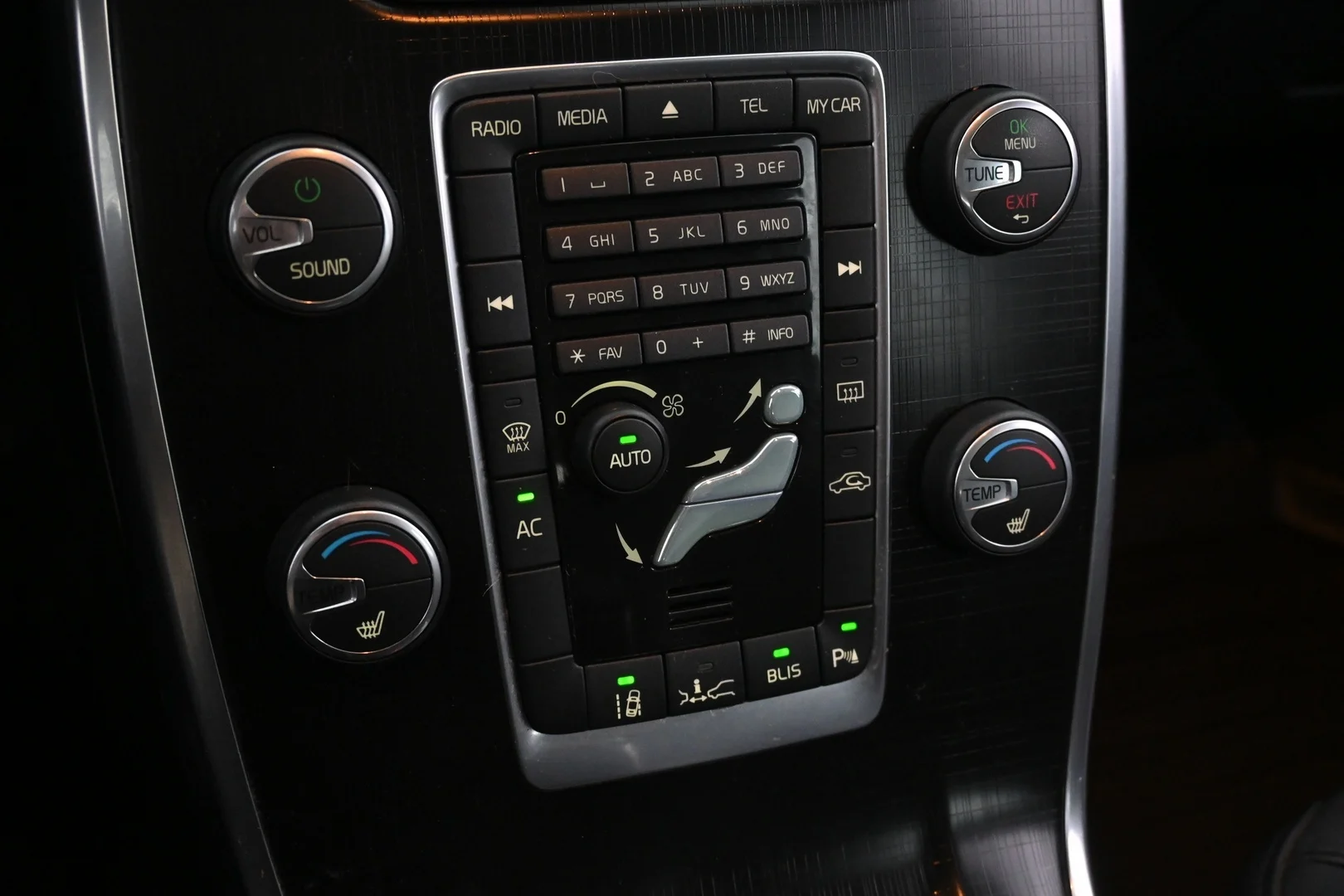 Car Image - UMtp6Gp3n26lxZH1C3G4Q