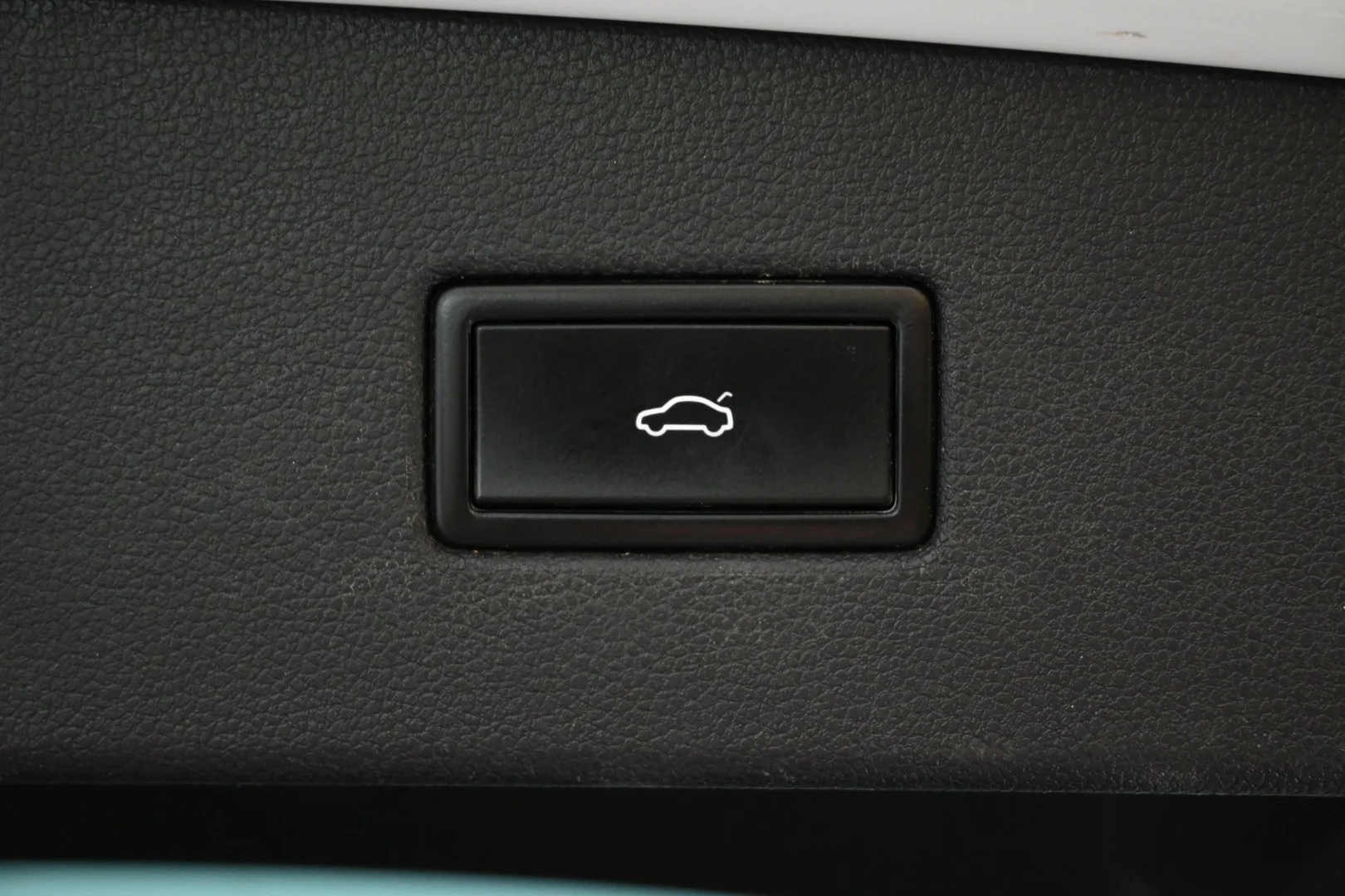 Car Image - 7JBRSnC2MQgP6xfamZeV2X