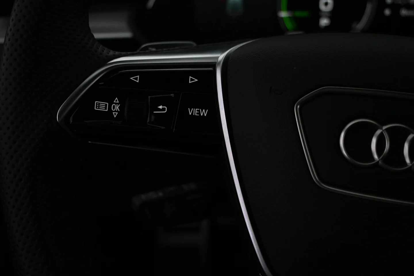 Car Image - 3SeTrWVFpMxFcxx8TpHywU