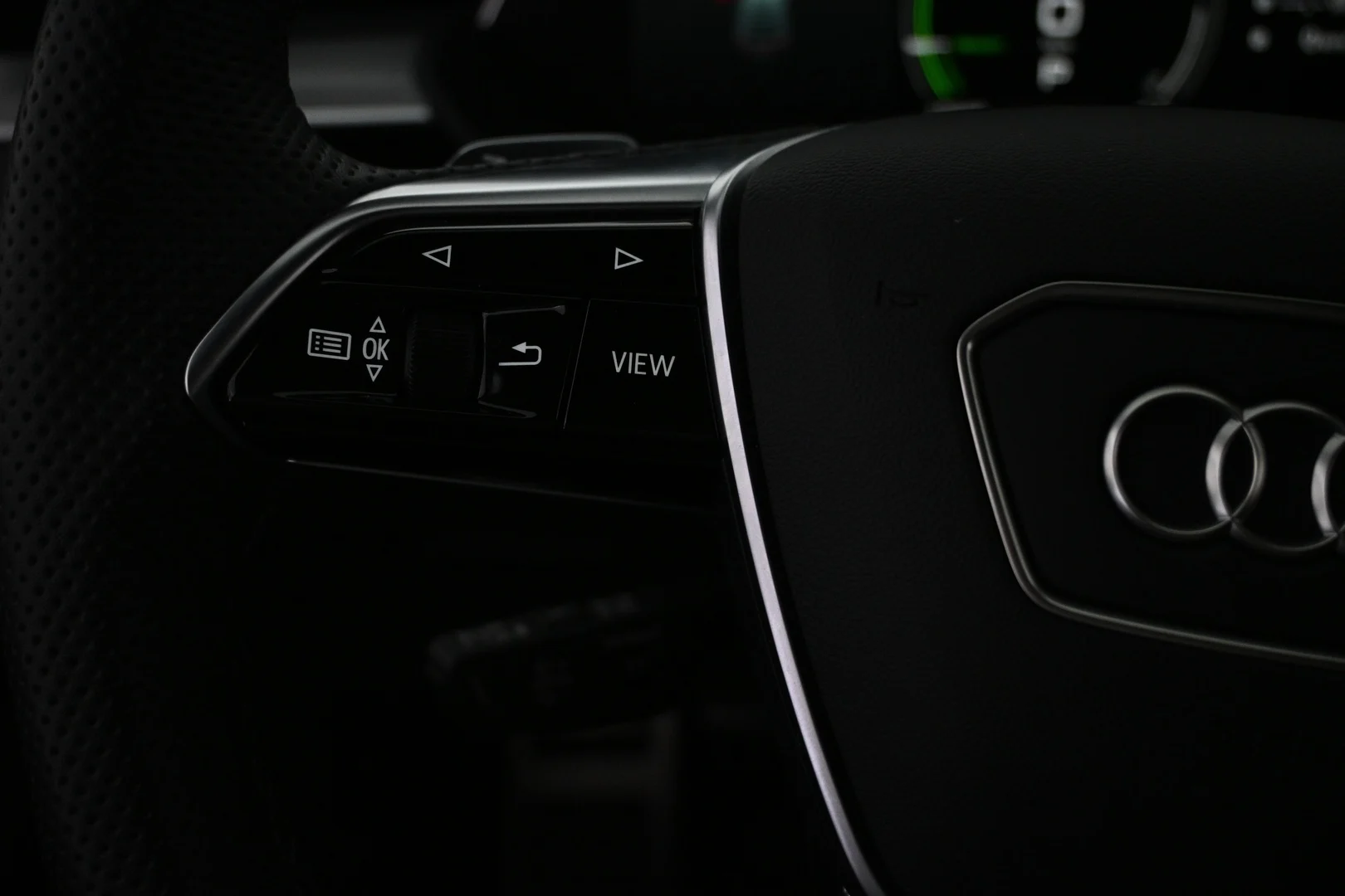 Car Image - 3SeTrWVFpMxFcxx8TpHywU