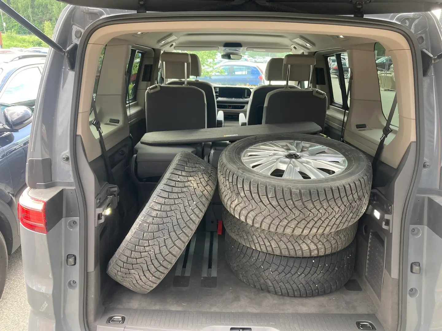 Car Image - 6XWdgjwsJCiUn8DkzhpUsU