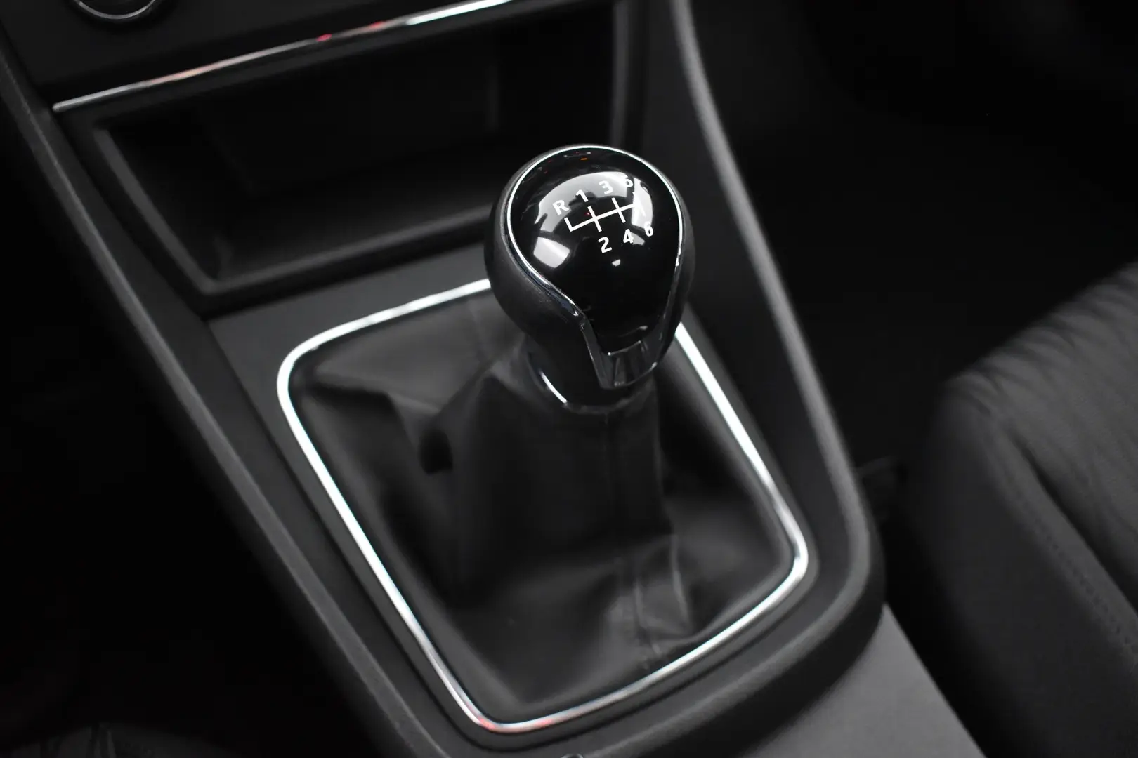 Car Image - 2DLf5hhepPJAsYHhngVFzY
