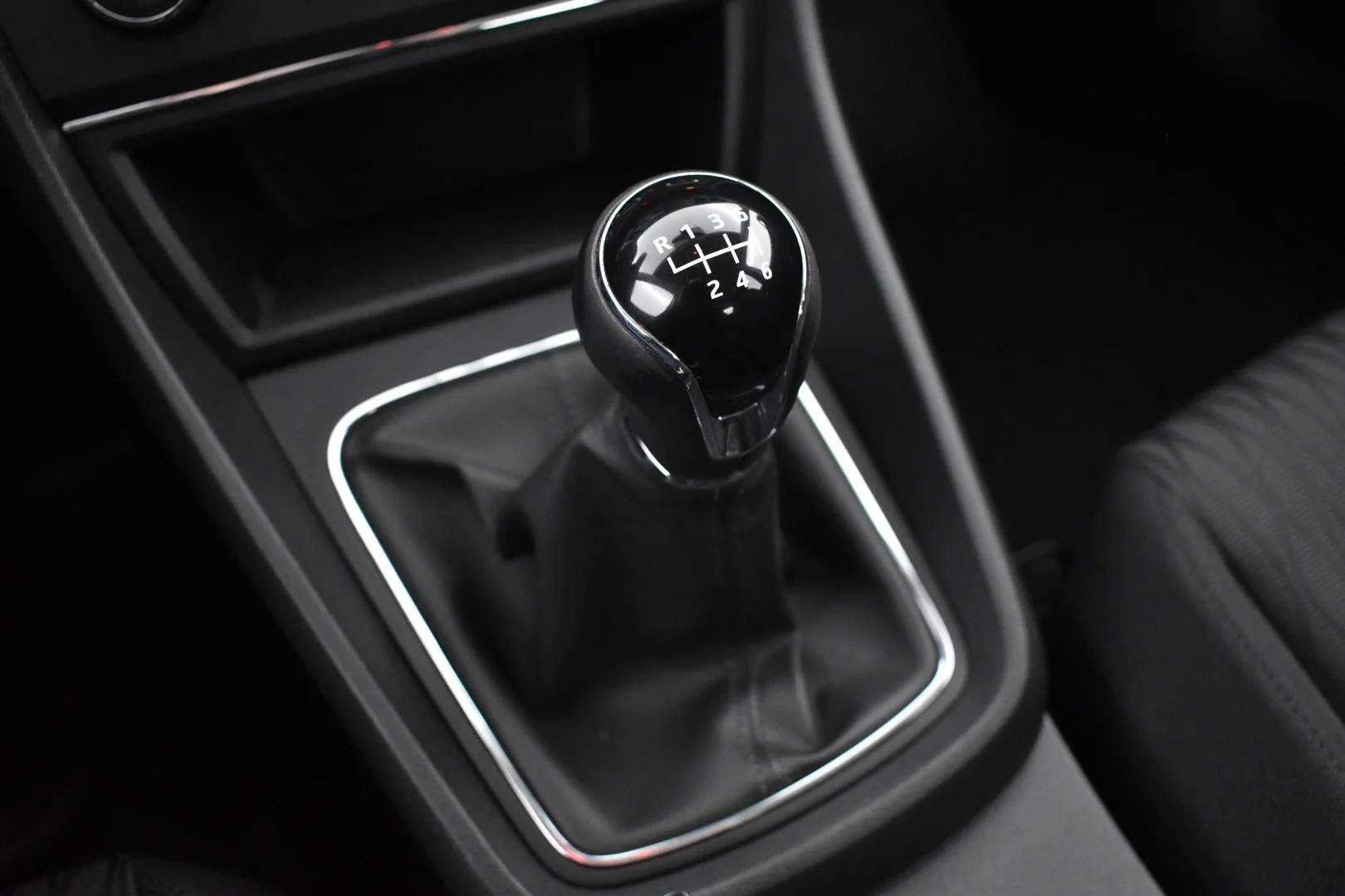 Car Image - 2DLf5hhepPJAsYHhngVFzY