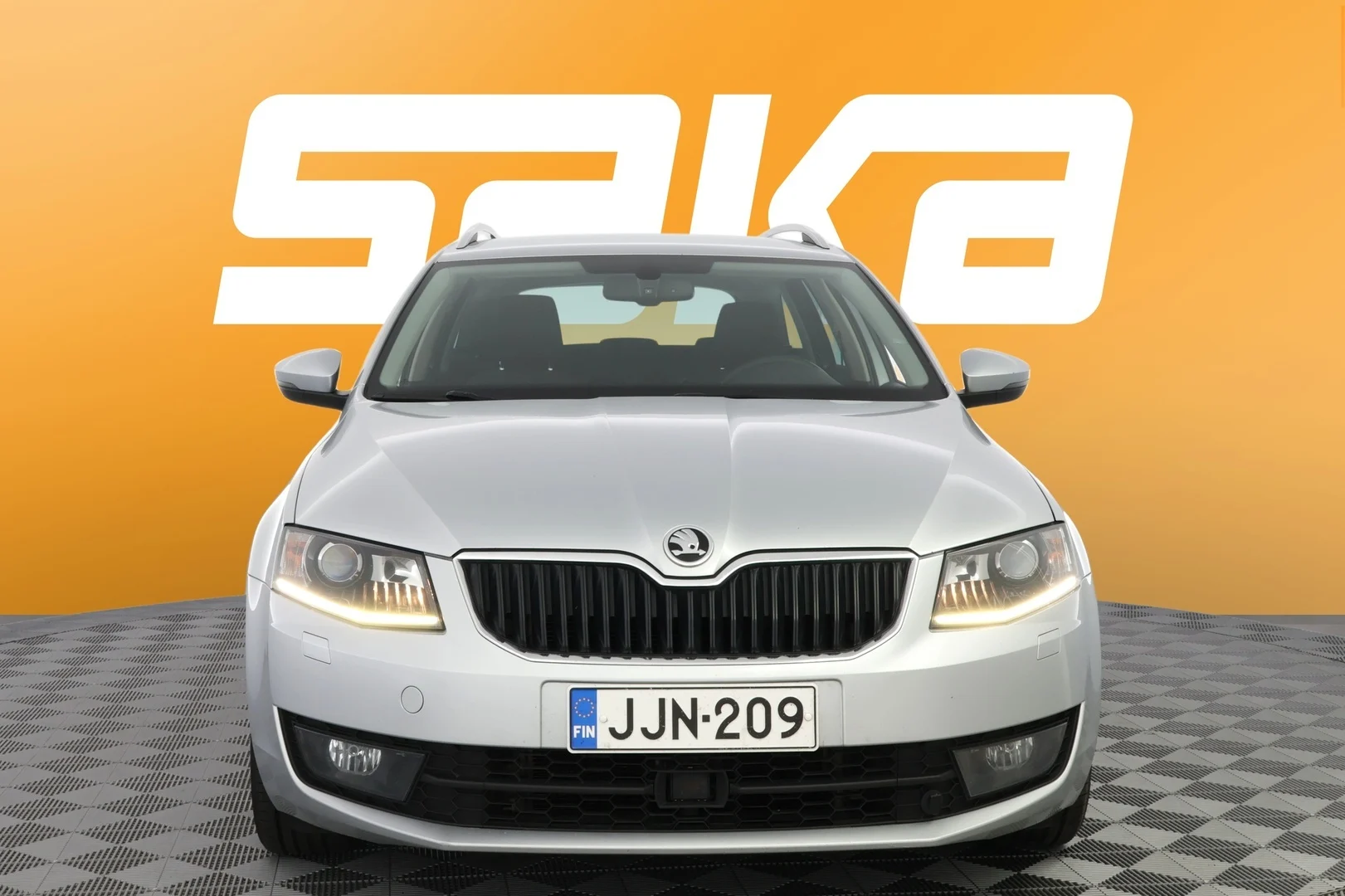 Car Image - 2O465bzTesB4YhpZYDkYqI
