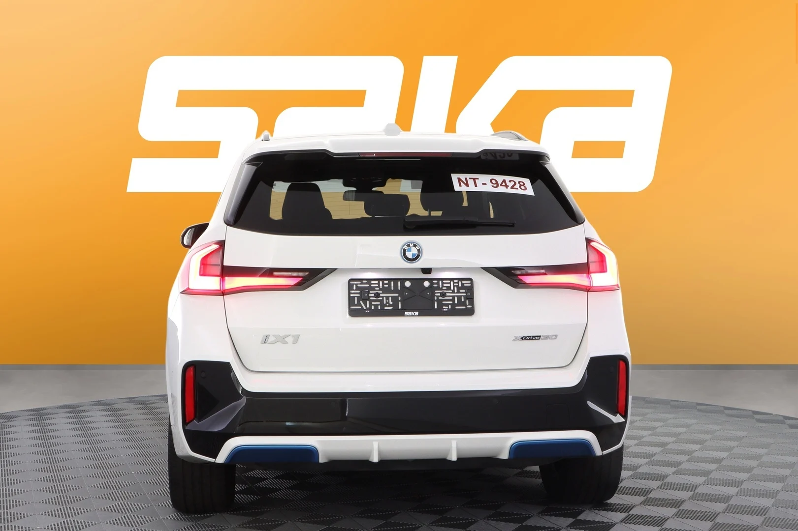 Car Image - 12JlXNuBvzFuqh9KMbnke6
