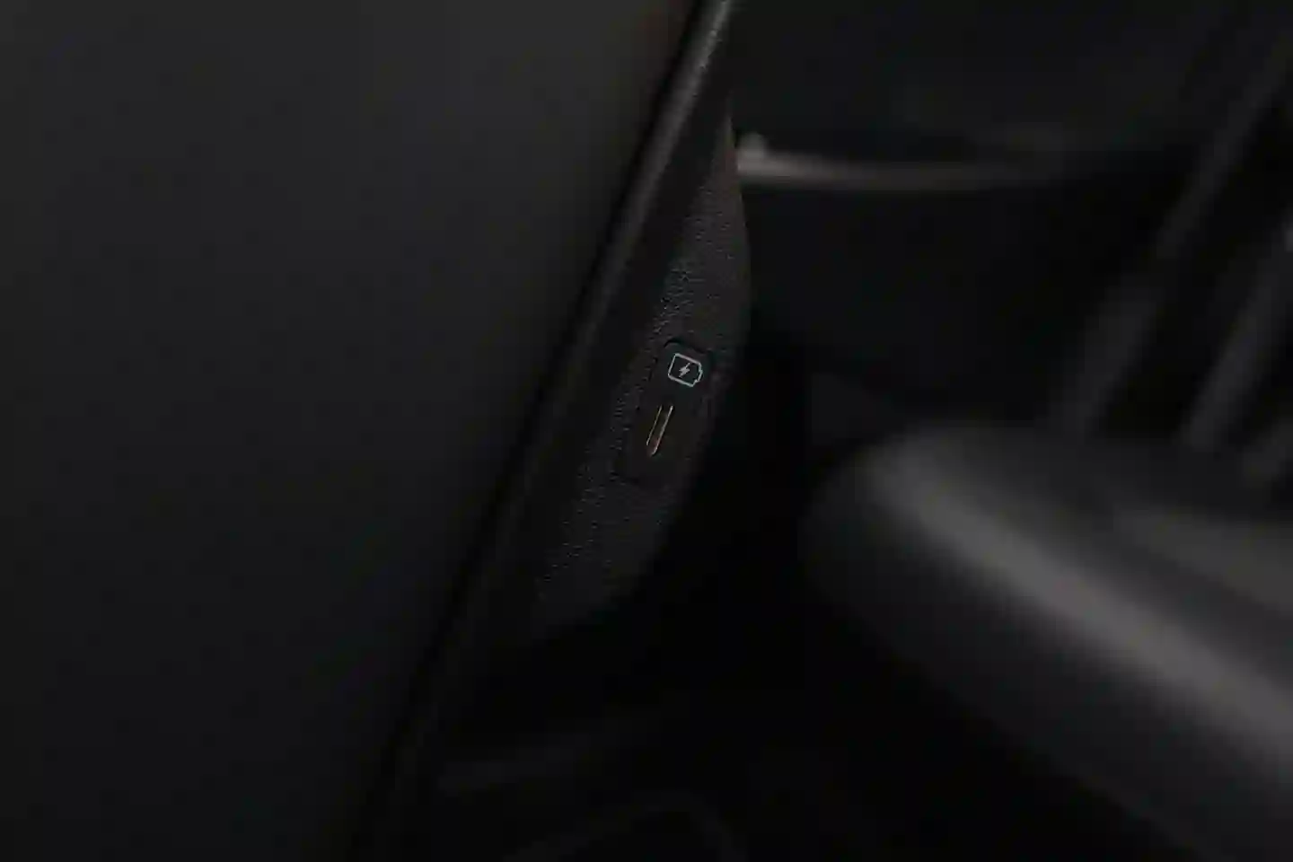 Car Image - 1oOWG2BpNyfSa6sK9XQMc1