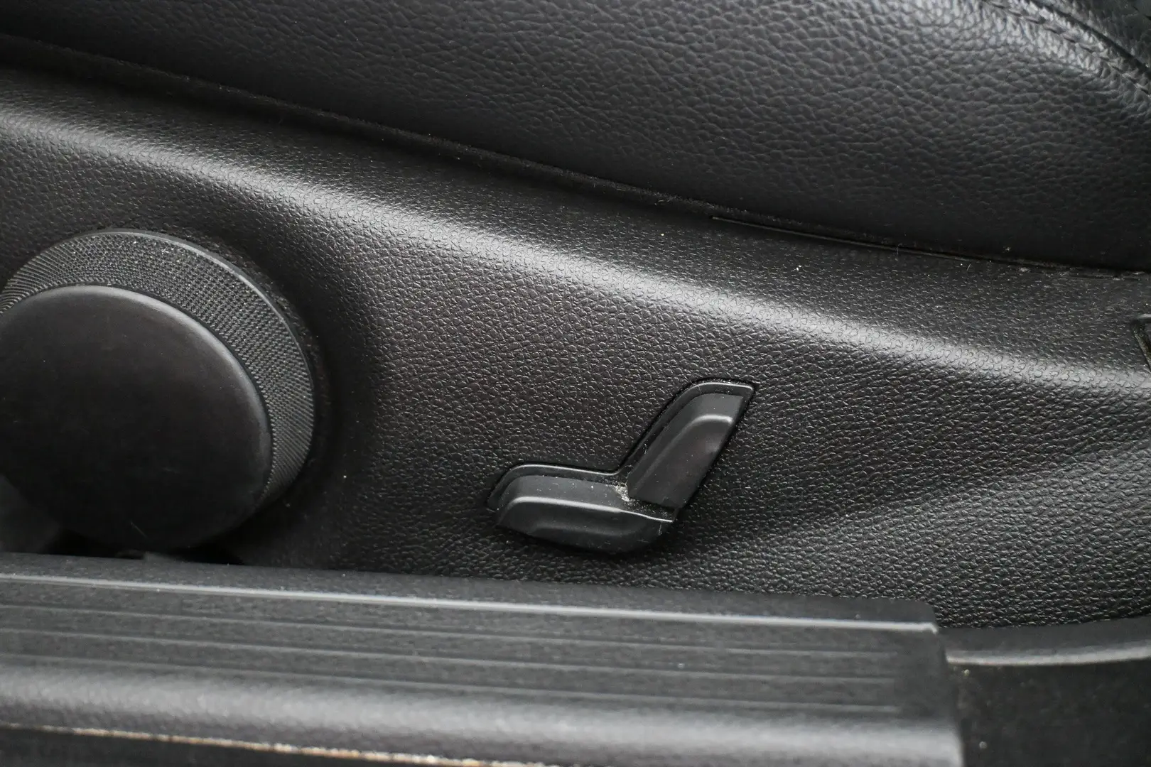 Car Image - 4wn4UNkQovGKzt0R9hqdDf