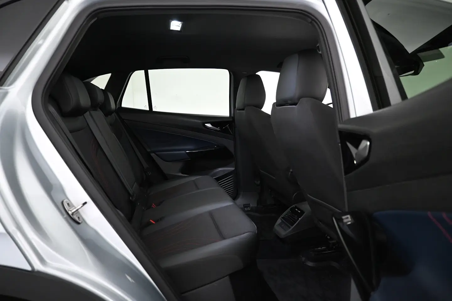 Car Image - 1kMsgphUPIrkROpEbuAx9z
