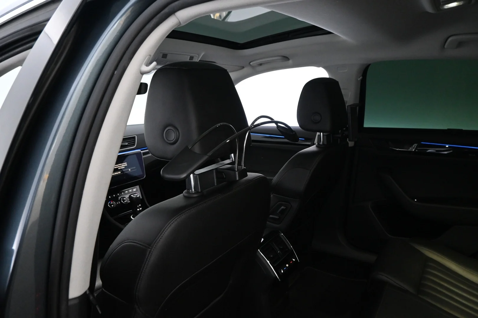 Car Image - 1TkAxnNsl4aGqA1M0v0WVa