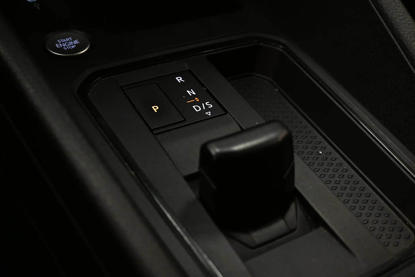 Car Image - 7hkx0H0P9CJYX2jg3IoiO1